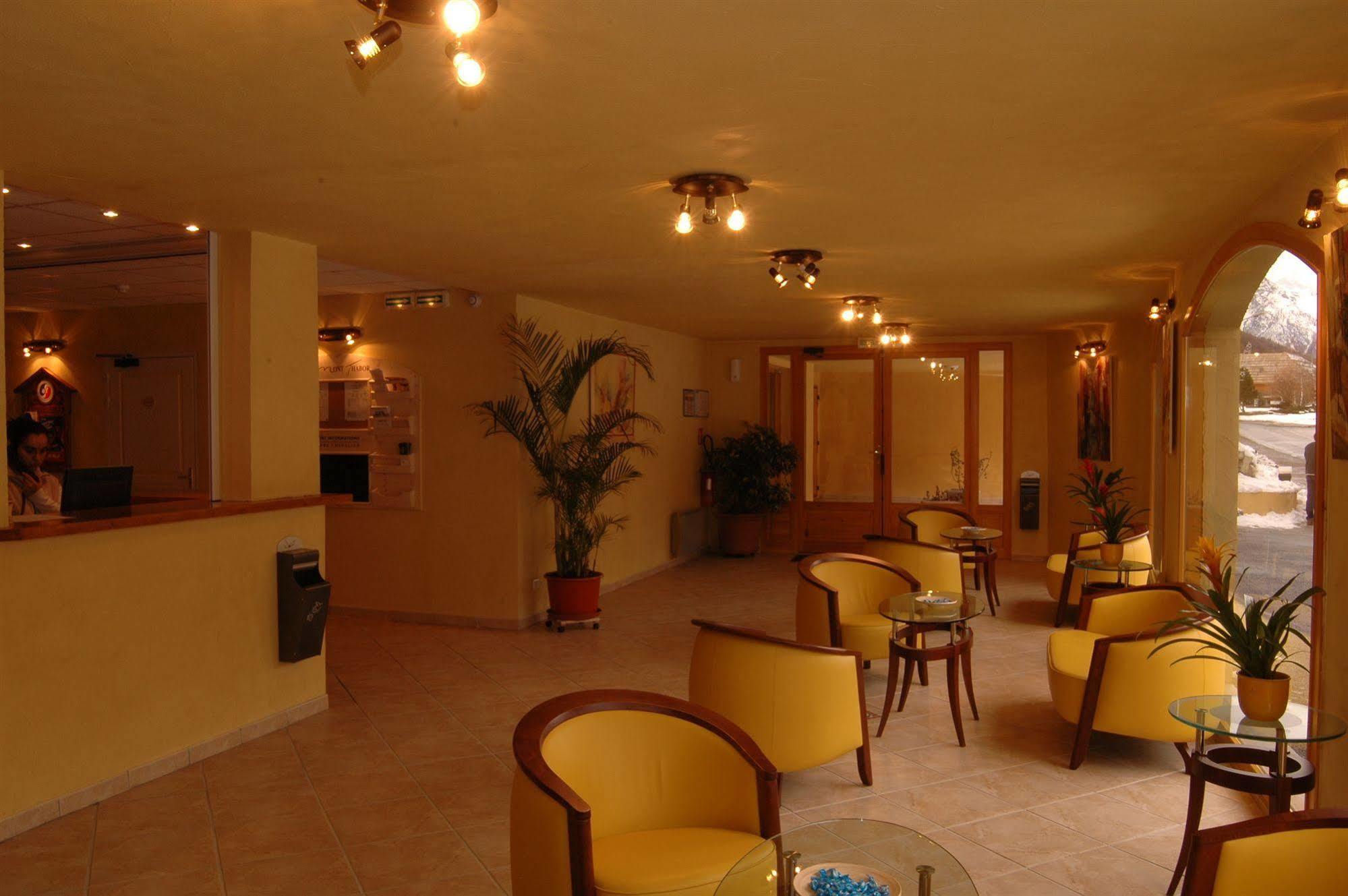 לה סאל-לס-אלפ Hotel Mont Thabor Serre Chevalier מראה חיצוני תמונה