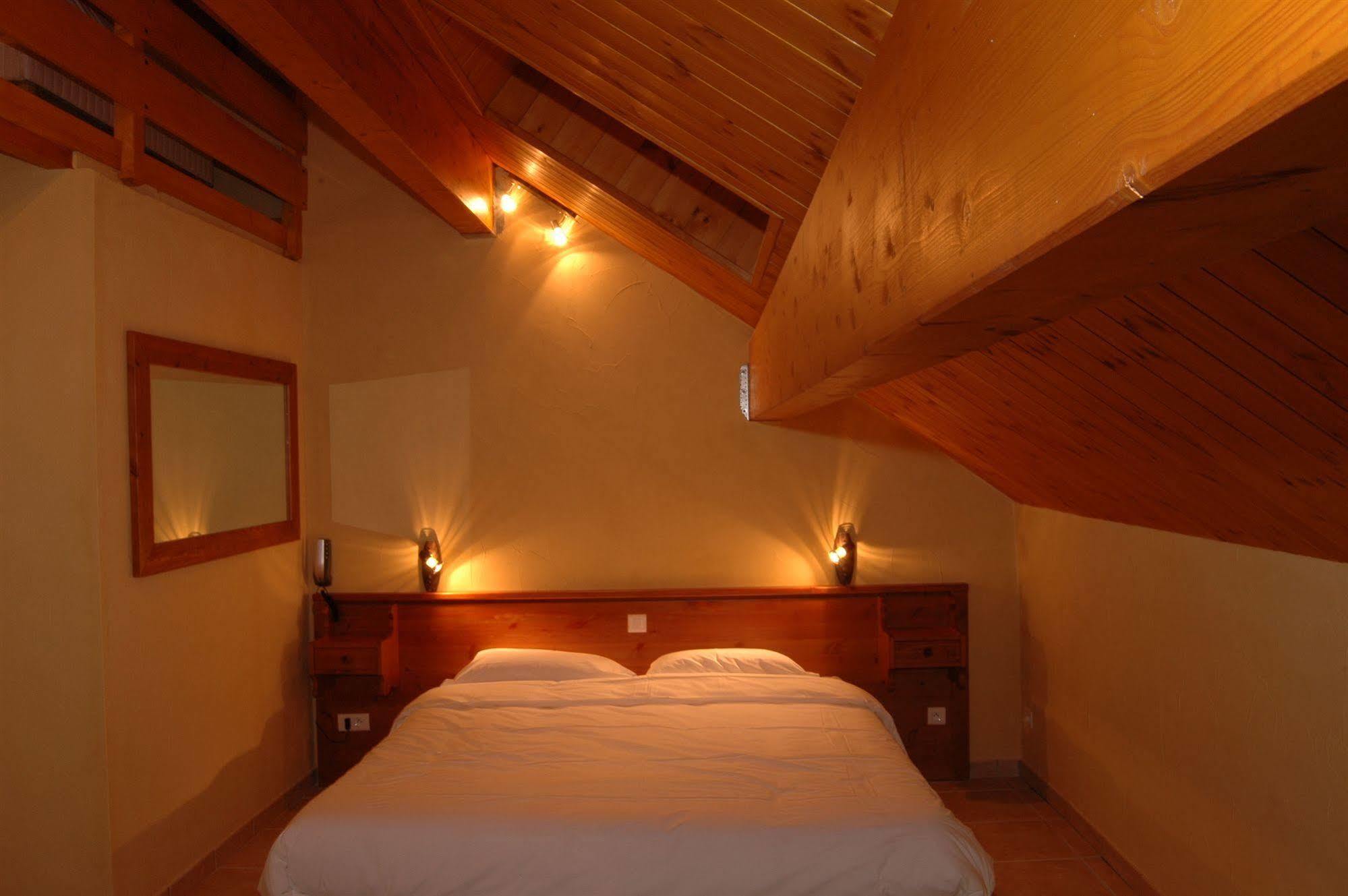 לה סאל-לס-אלפ Hotel Mont Thabor Serre Chevalier מראה חיצוני תמונה